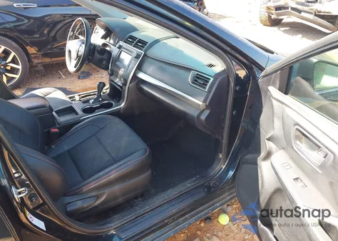 2015 Toyota Camry Se z USA, uszkodzony, nr VIN 4T1BF1FK5FU115342